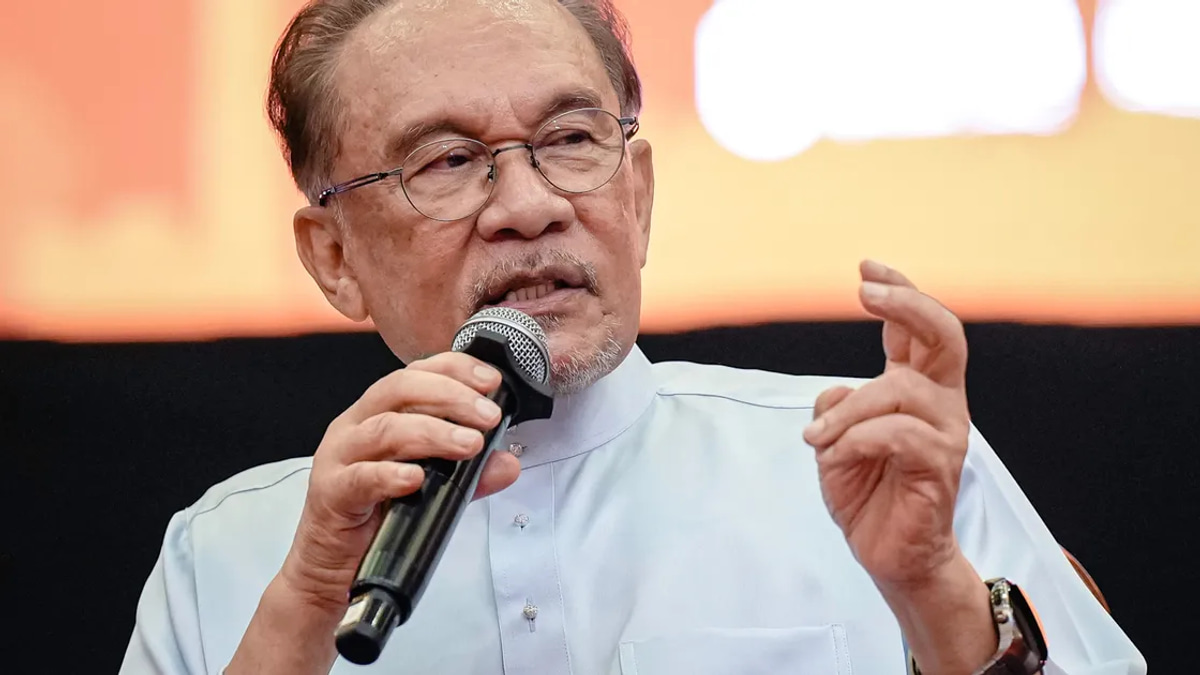 Anwar Urges Unity on Felda Land Holdings Scandal, Warns Against Politicisation