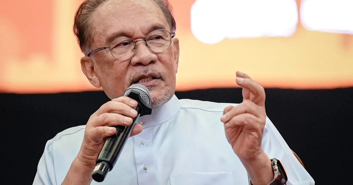 Anwar Urges Unity on Felda Land Holdings Scandal, Warns Against Politicisation