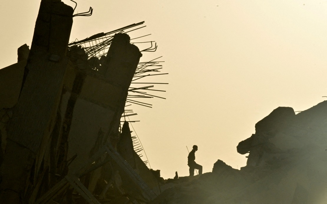Venezuela's Twin Earthquakes Leave 1,450 Dead as Rescue Window Closes