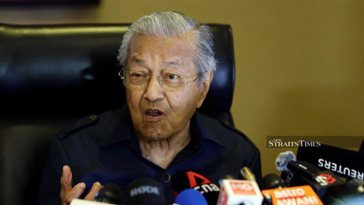 Court to receive medical update on Dr Mahathir's high-stakes defamation case against Anwar