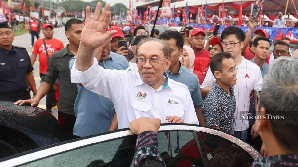 Anwar condemns vitriolic campaign attacks against DAP's Loke in Negri Sembilan polls