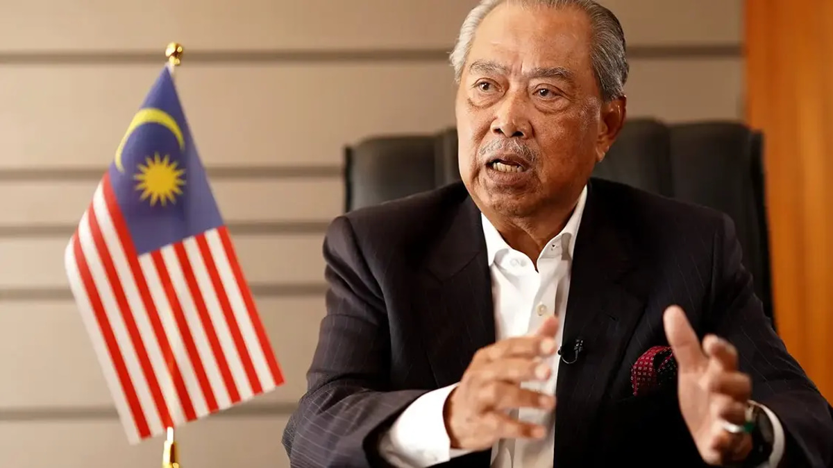 Muhyiddin Defends Bersatu's Position Amid Coalition Tensions with Annuar