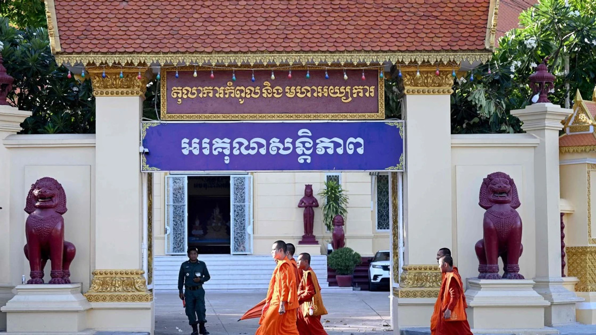 Cambodia's Top Court Upholds 14-Year Prison Terms for Journalists Convicted of Treason