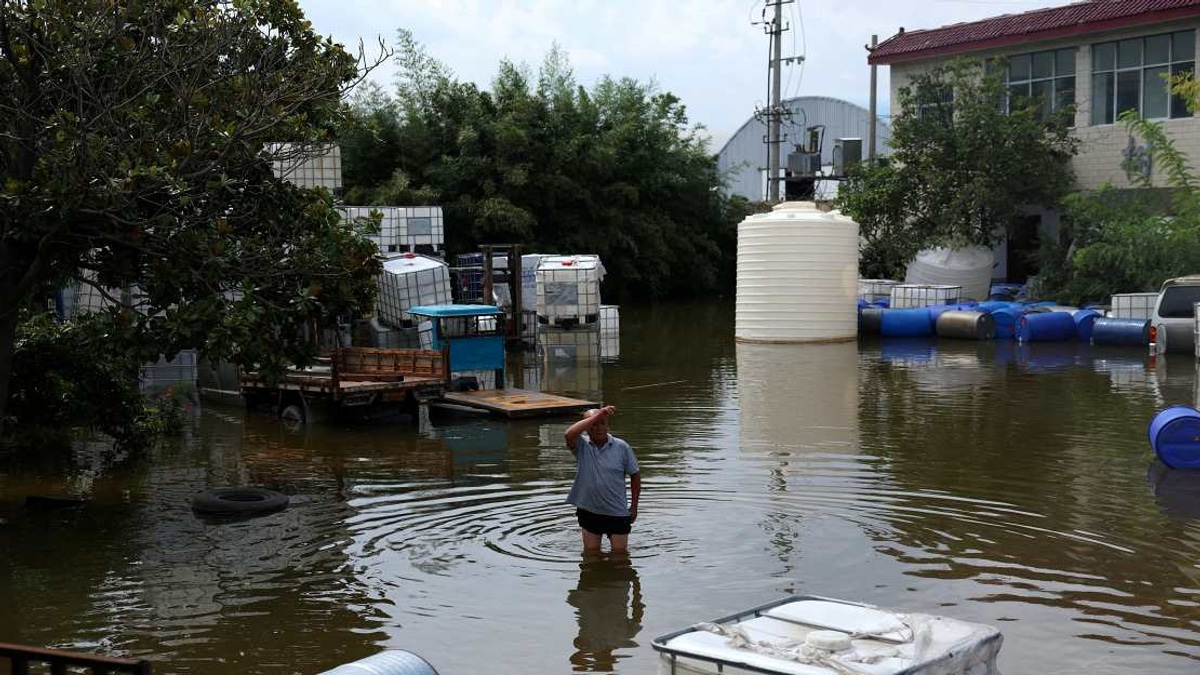 China Mobilises Massive Rescue Operation After Typhoon Dolphin Breaches Henan Levee