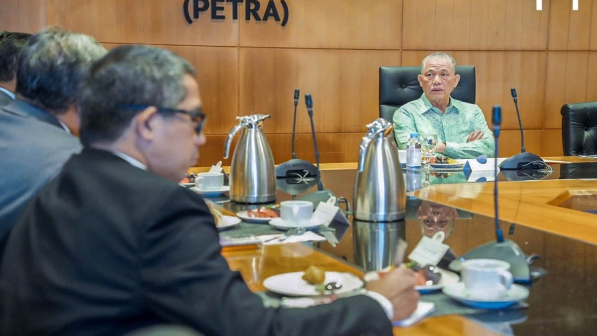 Fadillah Urges Malaysian Envoys to Deepen Strategic Ties Abroad