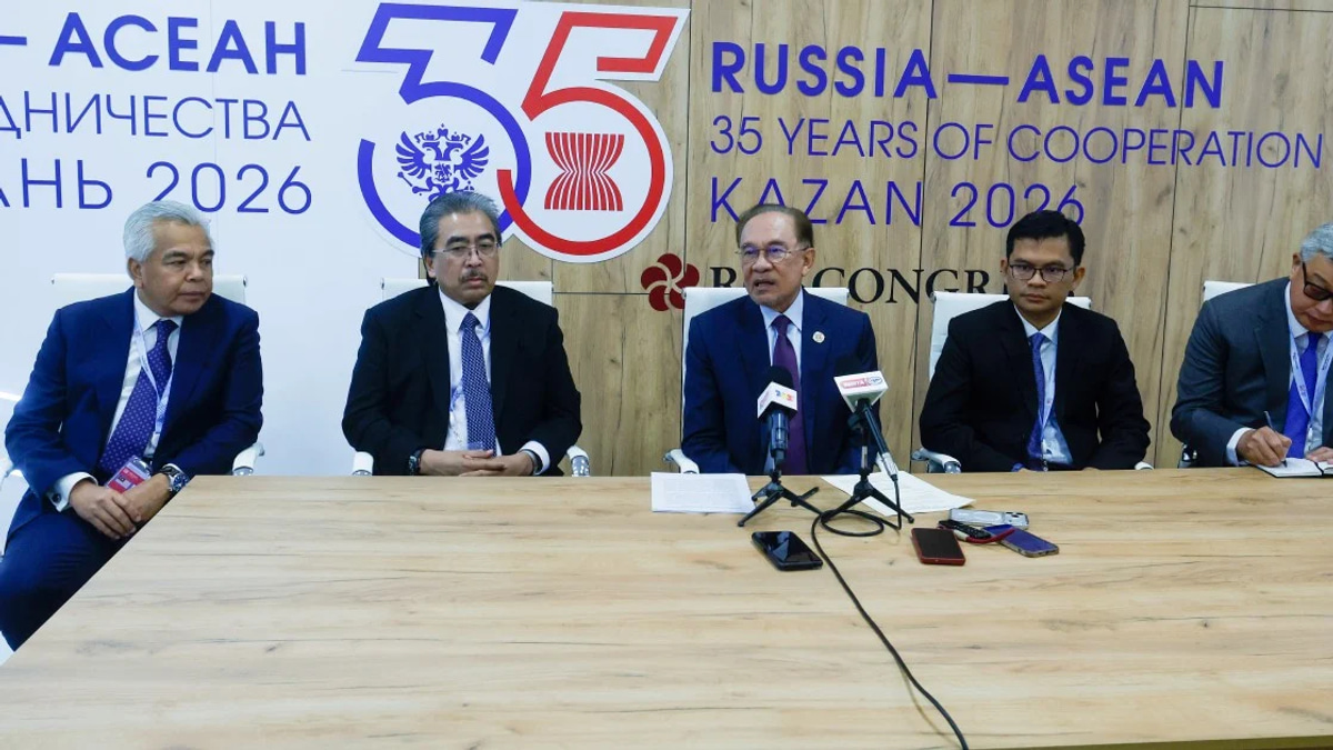 Anwar pushes visa-free travel for Russian tourists as Malaysia ramps up tourism recovery
