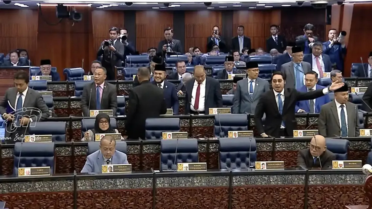 Perikatan Nasional MPs Stage Parliamentary Walkout Over Timber Holdings Sitting