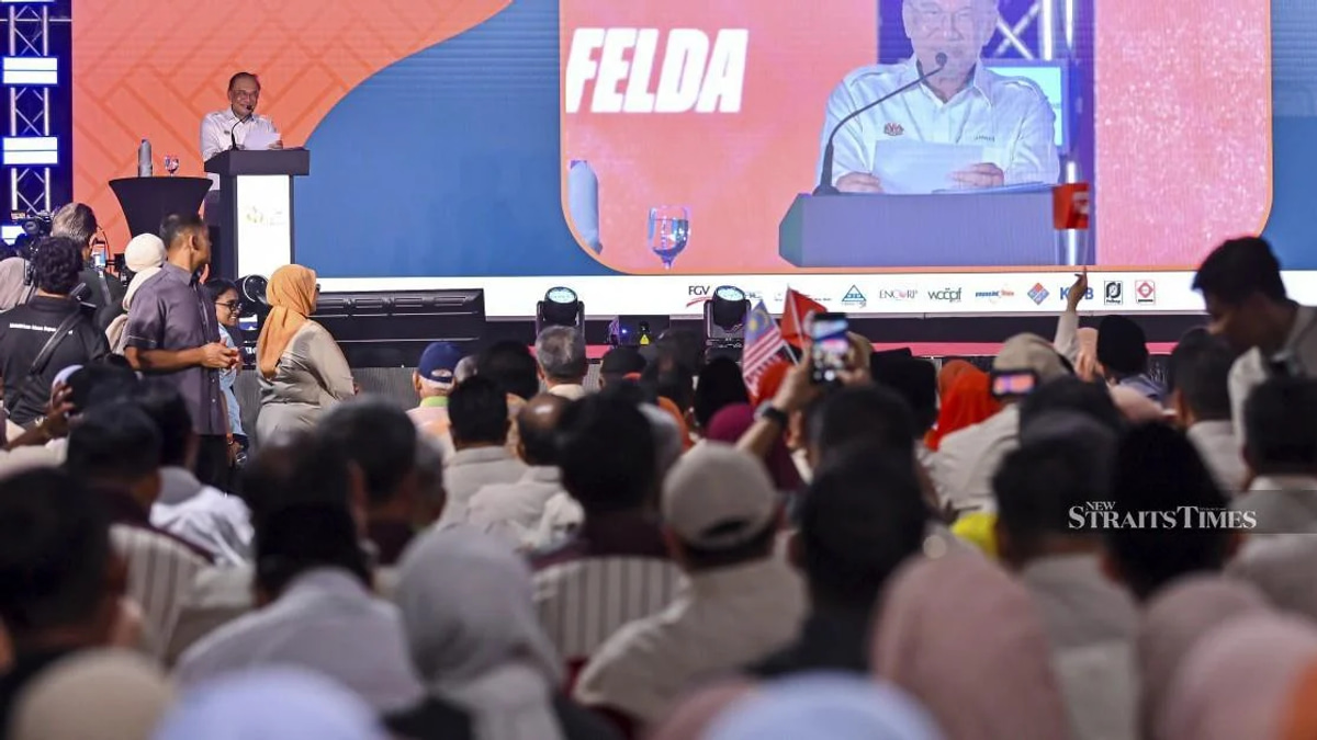 Anwar Ibrahim Calls on Felda to Break Cycle of Mismanagement as Debt Burden Reaches RM980 Million