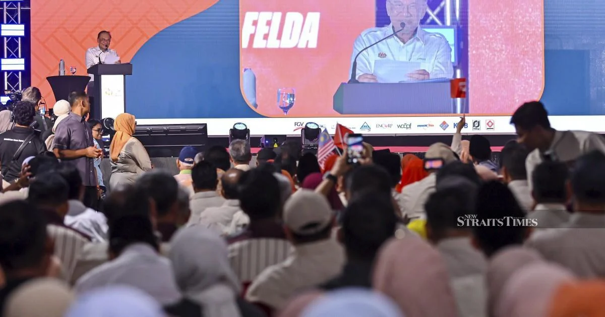 Anwar Ibrahim Calls on Felda to Break Cycle of Mismanagement as Debt Burden Reaches RM980 Million