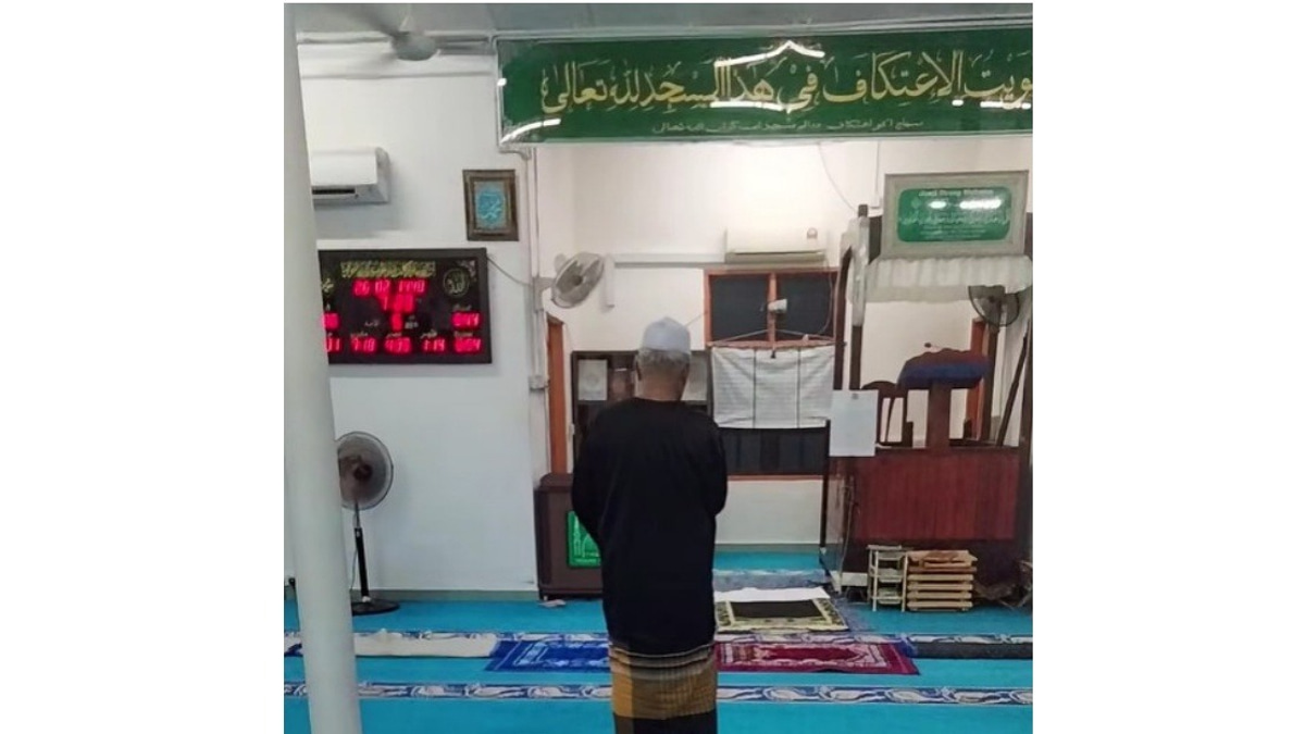 Mersing Mosque Draws Attention Over Low Attendance, But Village Leader Says Management Remains Active