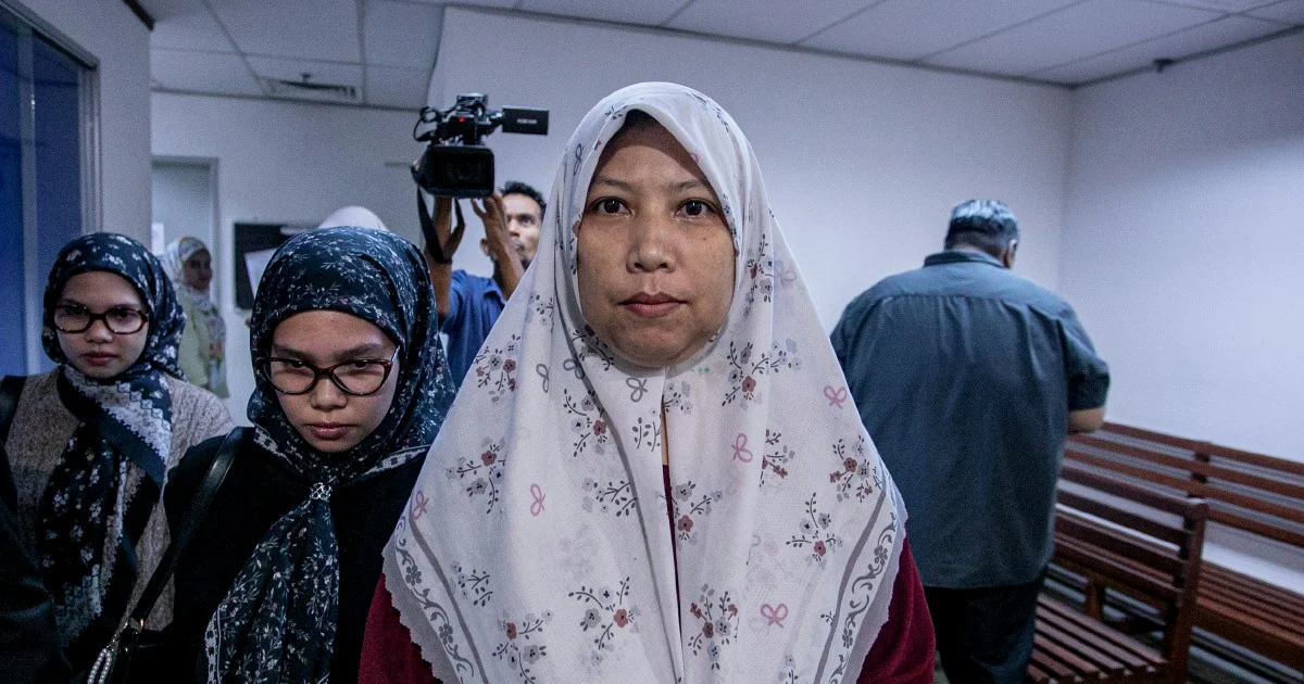Woman fined RM500 for assaulting Sultan of Perak