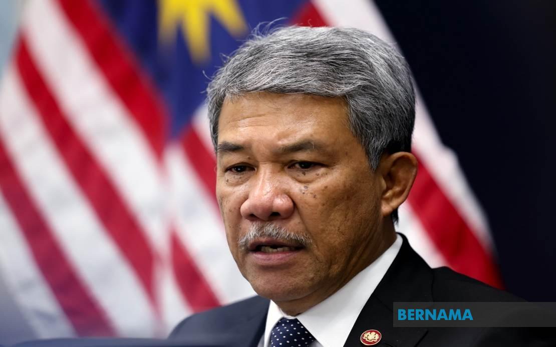 FM Mohamad Arrives in Manila for 59th ASEAN Foreign Ministers' Meeting