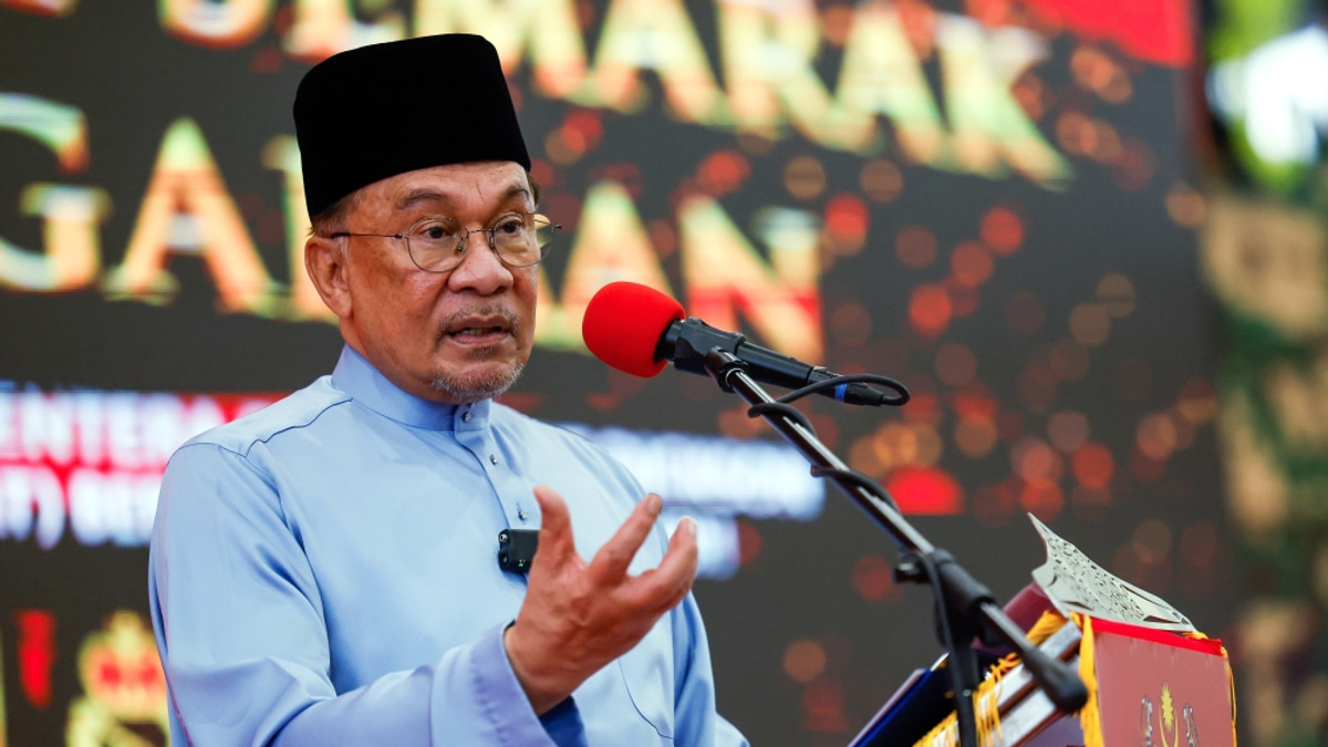 Anwar Defends Delayed Tabung Haji RCI Report, Citing Risk of Mass Withdrawals
