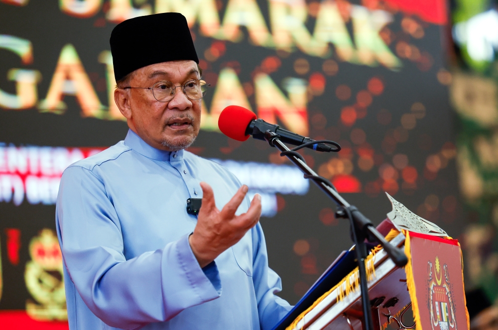 Anwar Defends Delayed Tabung Haji RCI Report, Citing Risk of Mass Withdrawals