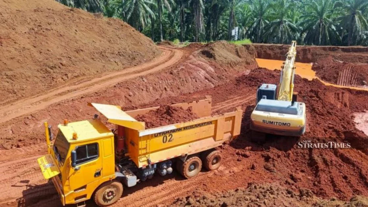 Two Men Arrested for Illegal Silica Sand Smuggling Operation in Marang