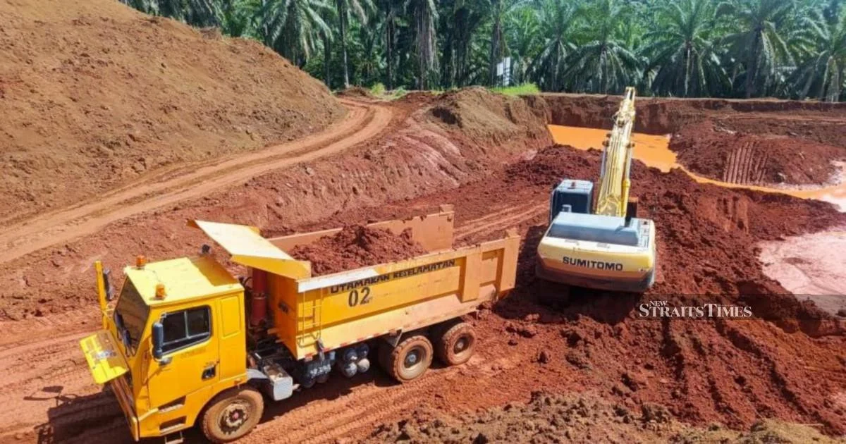 Two Men Arrested for Illegal Silica Sand Smuggling Operation in Marang
