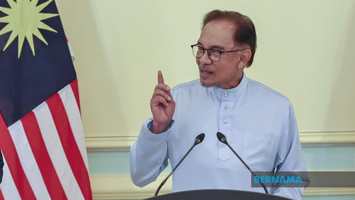 Anwar's Gaza Diplomacy Marries Principle With International Law, Says Defence Analyst