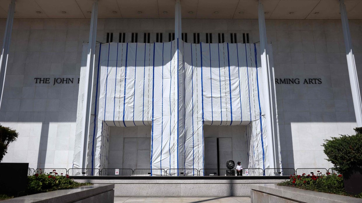 Trump Administration Threatens Kennedy Center Demolition in Escalating Cultural War