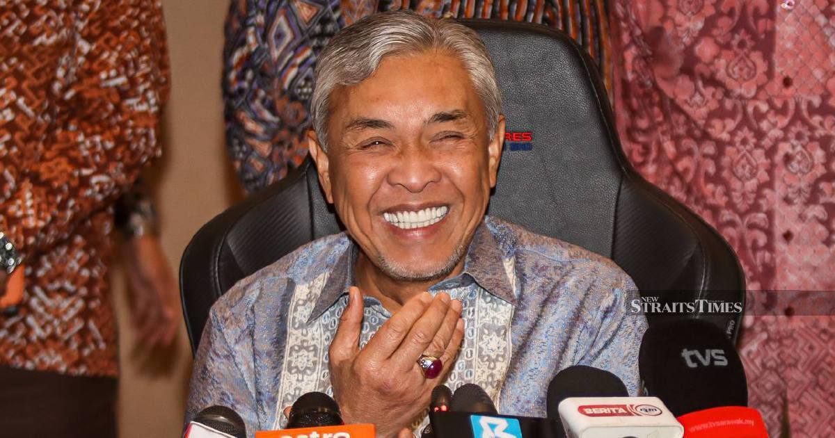 Zahid Responds to PM's Unity Message with Symbolic Pantun