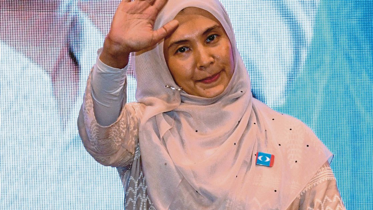 PKR caught off guard as Nurul Izzah exits deputy president role