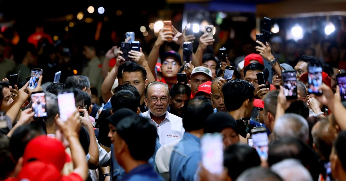 Anwar Declares End of Era of Plunder and Crony Politics