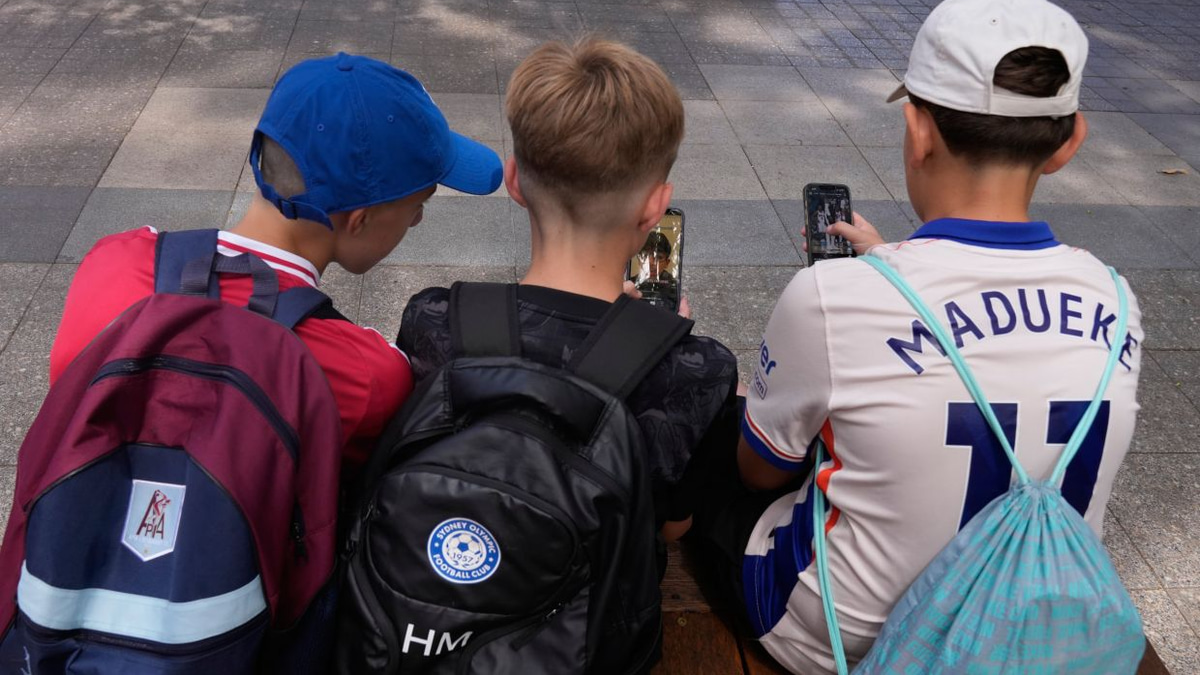 Australia to Tighten Social Media Ban for Children as Initial Restrictions Prove Ineffective