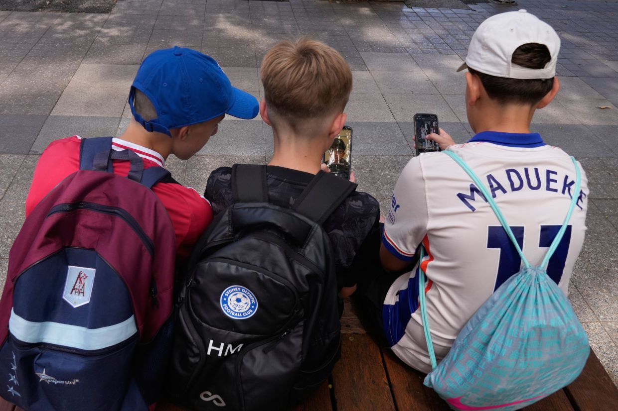 Australia to Tighten Social Media Ban for Children as Initial Restrictions Prove Ineffective