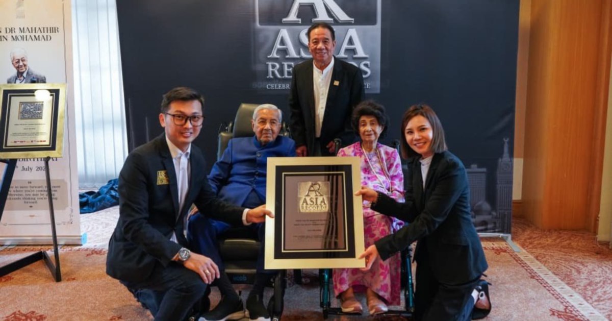 Mahathir and Siti Hasmah Achieve Historic Centenarian Milestone as Longest-Living Political Couple