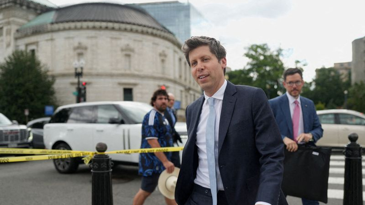 Tech Giants Meet Trump Team Over AI Safety Testing as Security Breaches Spark Concern