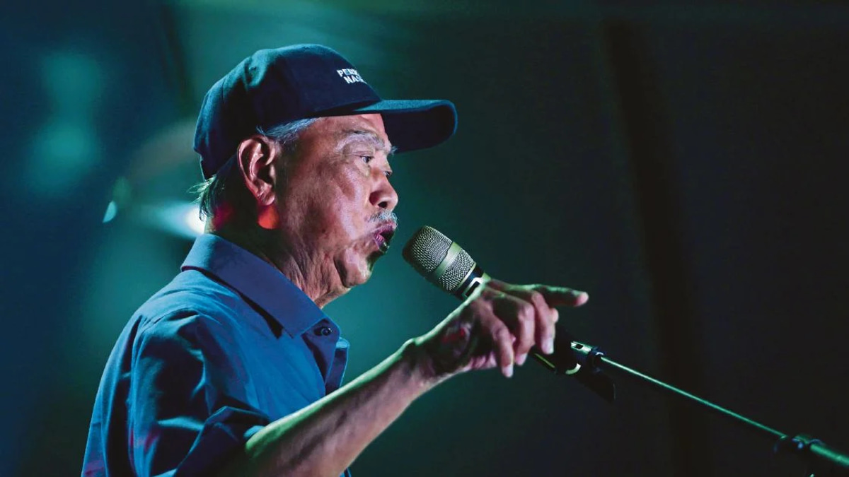 Muhyiddin Brushes Off PAS Machinery Snub in Johor State Election Campaign