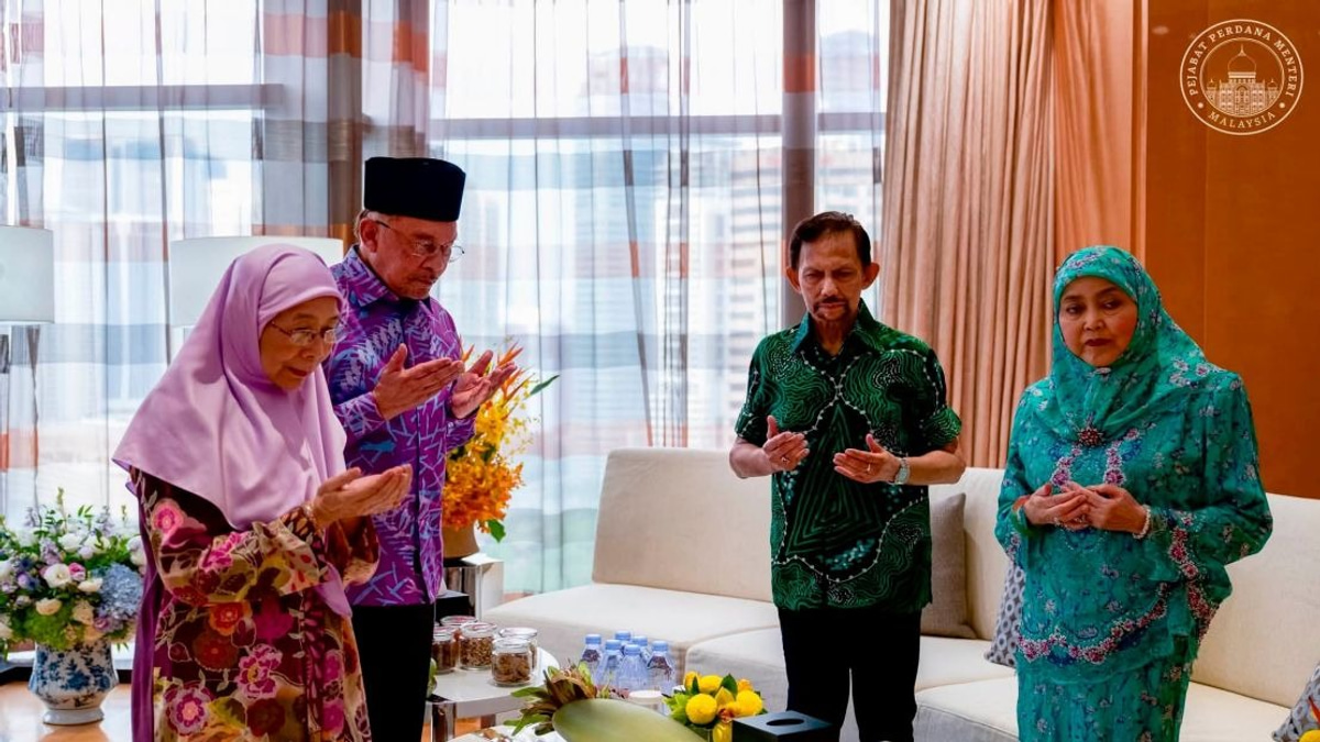 PM Anwar Extends Birthday Greetings to Brunei's Sultan Hassanal Bolkiah on His 80th Year