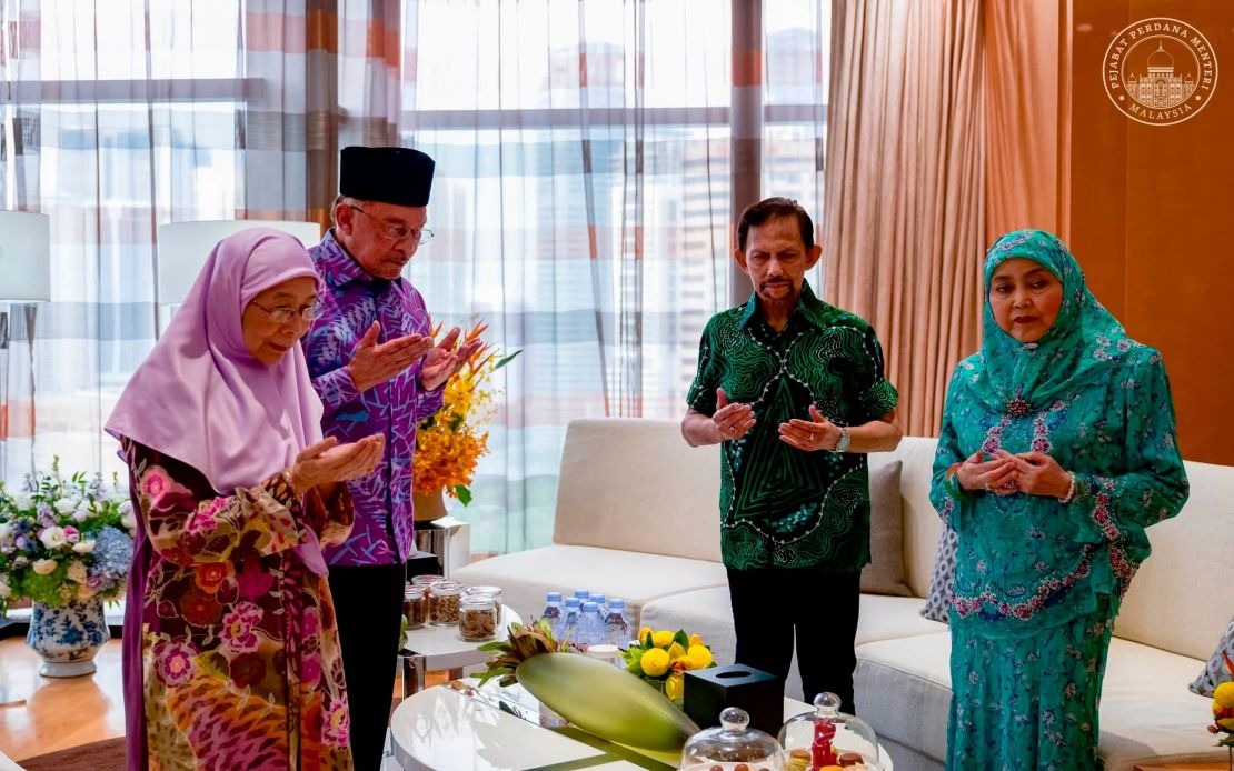 PM Anwar Extends Birthday Greetings to Brunei's Sultan Hassanal Bolkiah on His 80th Year