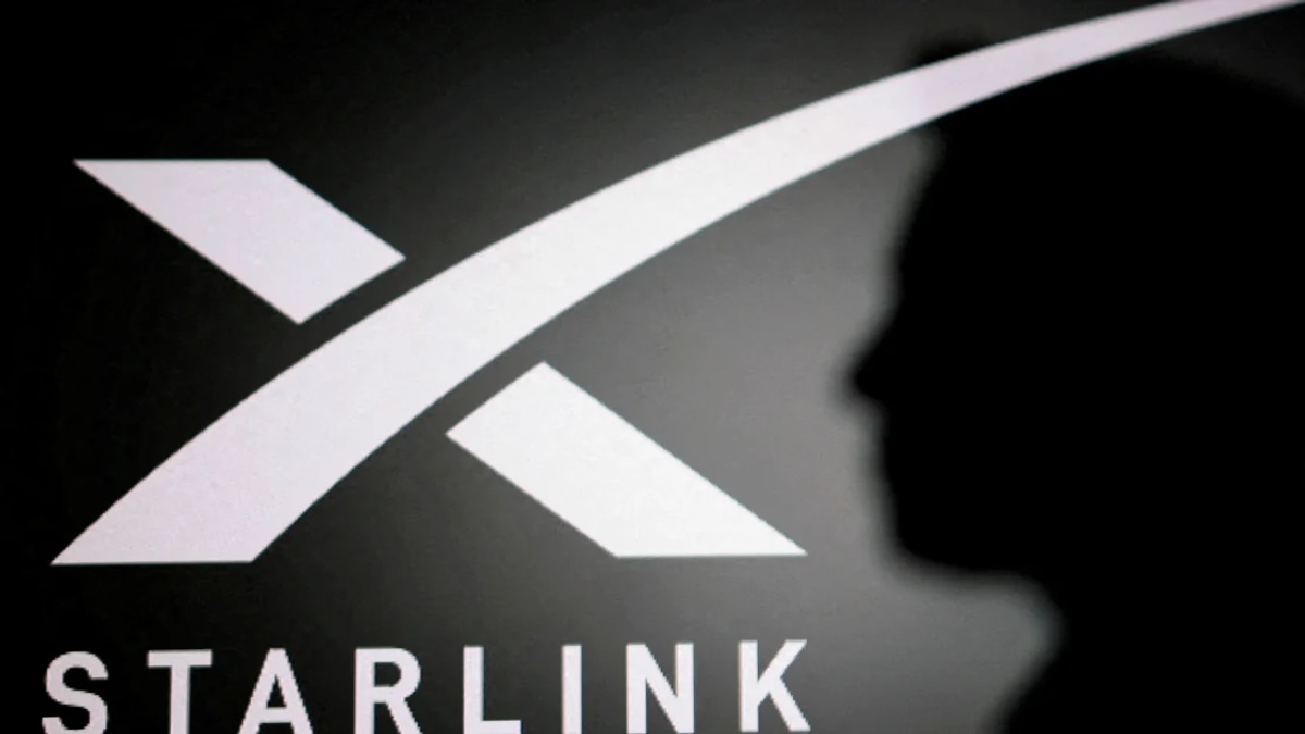 Israel Smuggled Starlink Devices to Iran's Opposition, Says Former PM