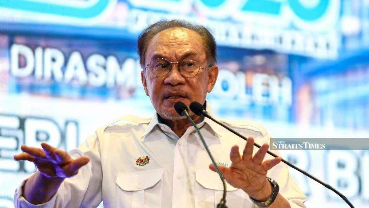 Anwar Urges DAP to Reconsider Melaka Exit, Prioritising Development