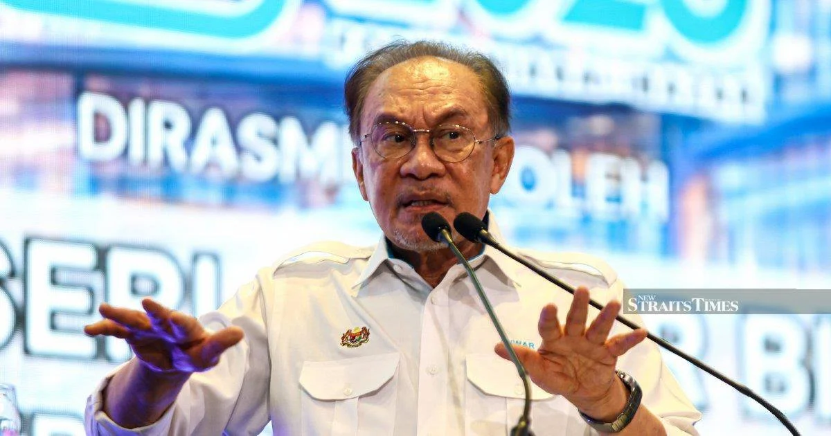 Anwar Urges DAP to Reconsider Melaka Exit, Prioritising Development