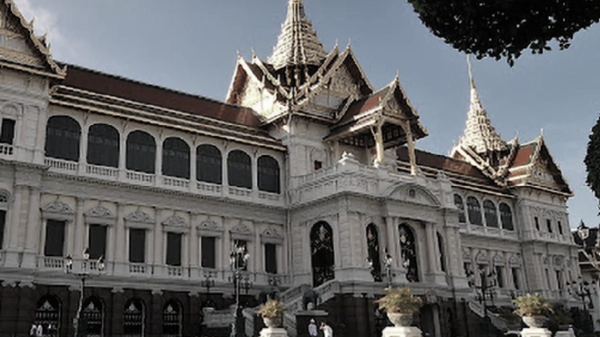 Thai Court Imprisons Man for 18 Months Over Royal Defamation Facebook Comment