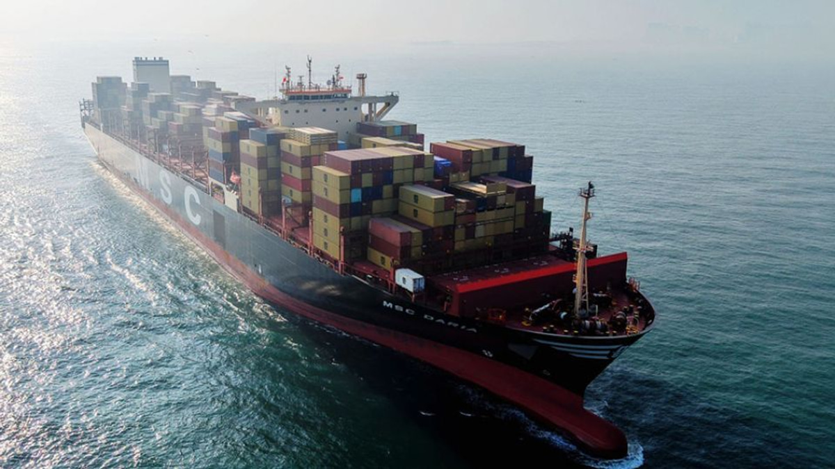 Washington Targets Chinese Shippers in Fresh Iran Oil Sanctions Push