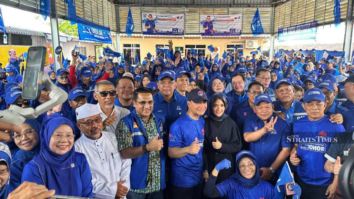 Pas Division Chiefs Attend BN Rally in Batu Pahat, Signalling Closer Umno Ties