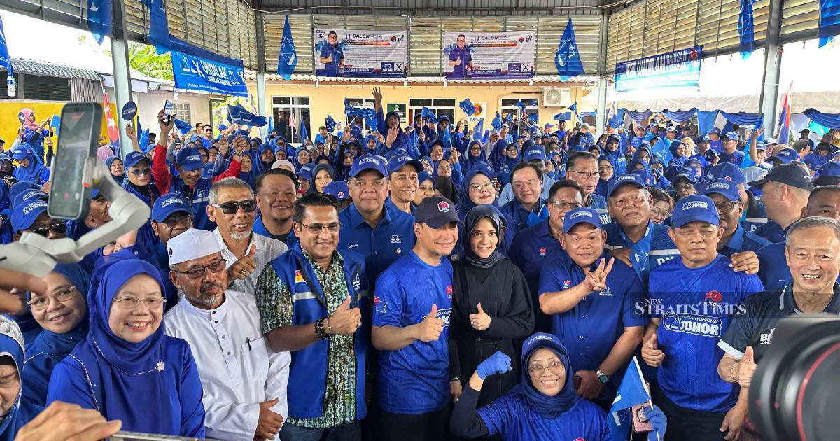Pas Division Chiefs Attend BN Rally in Batu Pahat, Signalling Closer Umno Ties