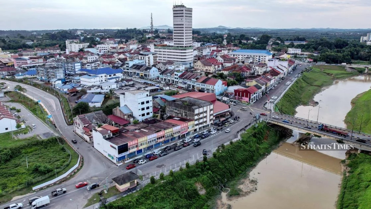 Communications Minister Warns Johor Voters of Digital Manipulation Ahead of State Election