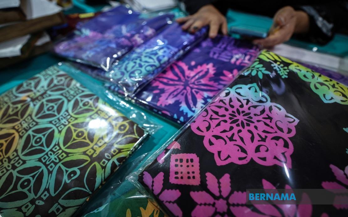 Johor Batik Masters Local Craft With Heritage-Inspired Designs