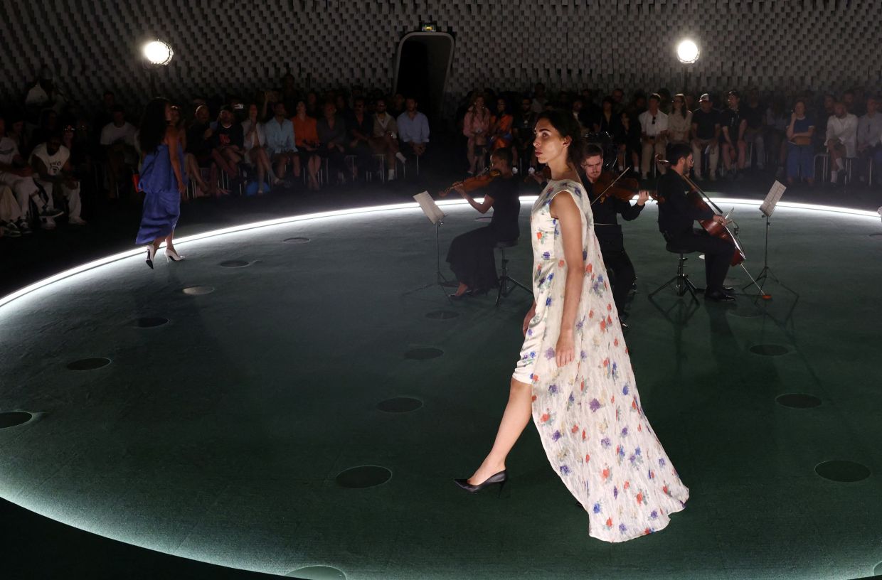 Arms Race: Why the Fashion Industry's Sleeveless Boom Is Challenging Women's Body Image