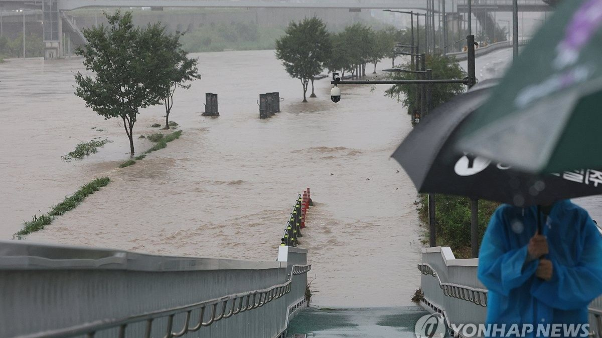 Seoul and eastern regions battered by intense rainfall; 10 national parks shut and hundreds of homes damaged