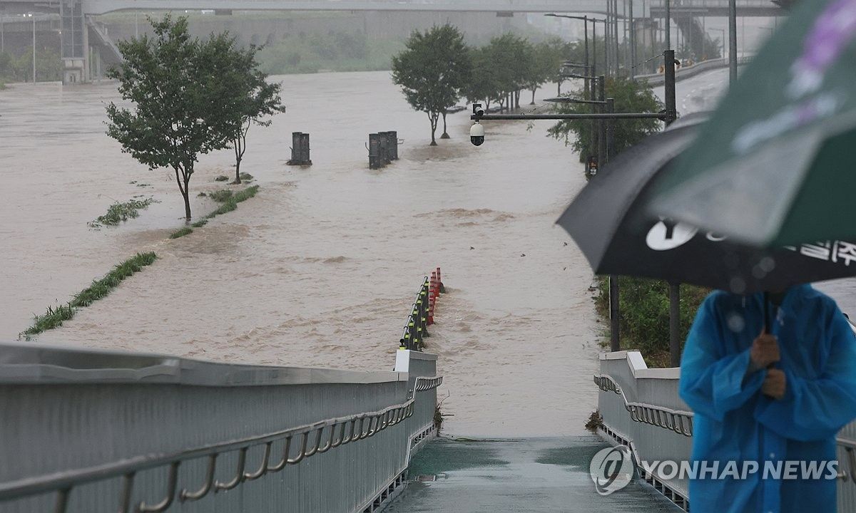 Seoul and eastern regions battered by intense rainfall; 10 national parks shut and hundreds of homes damaged