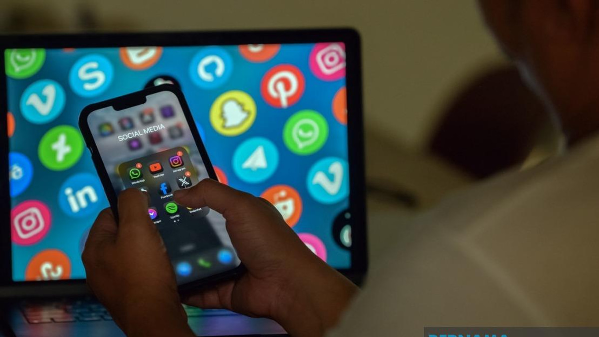 Malaysia Grapples With Dual Challenge of Online Safety and Free Speech Protection