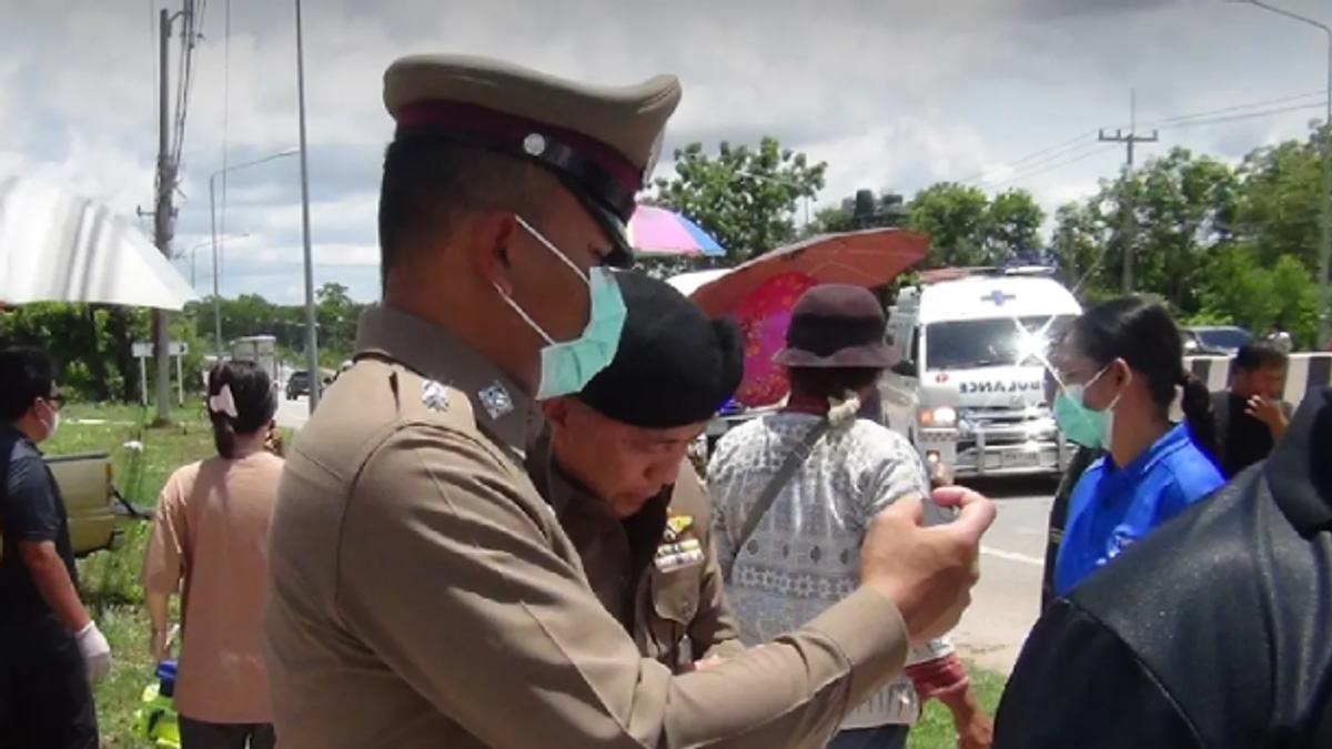 Ten monks killed as boy drives truck into Thai Buddhist procession
