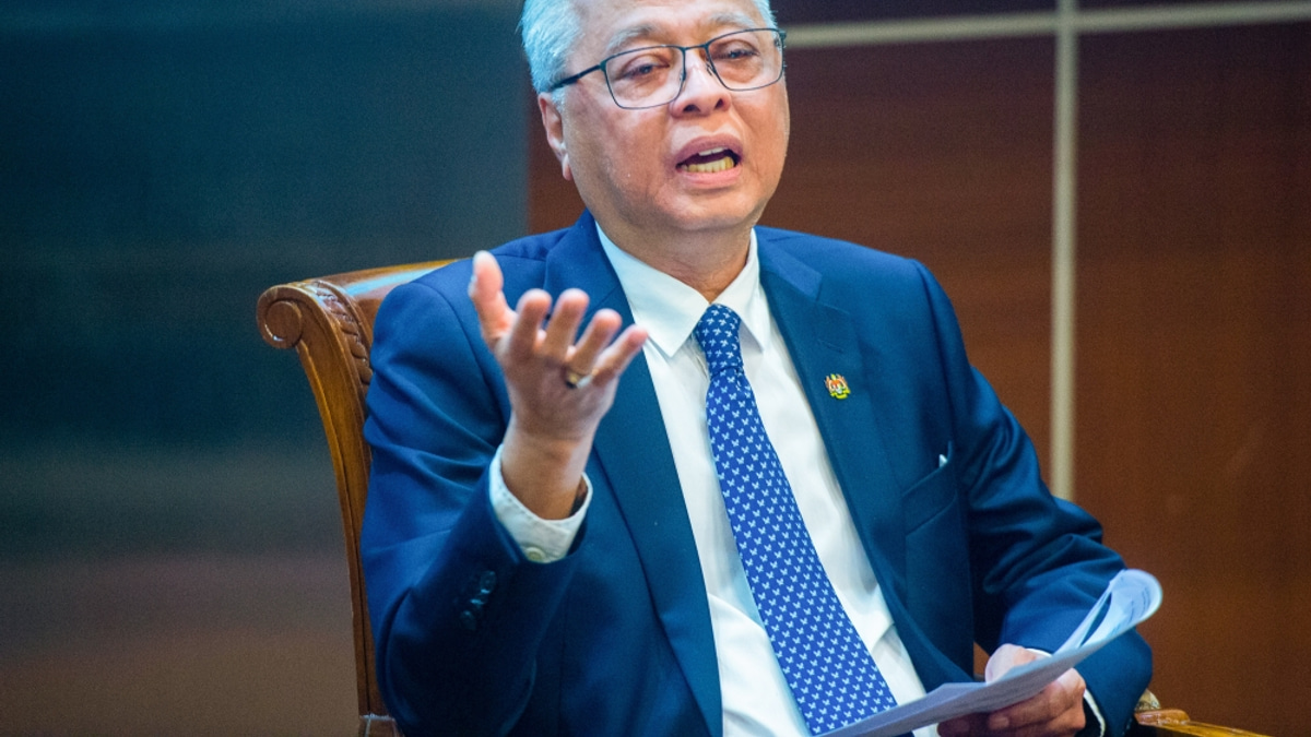 Former PM Ismail Sabri in Stable Condition Following Pacemaker Surgery at IJN