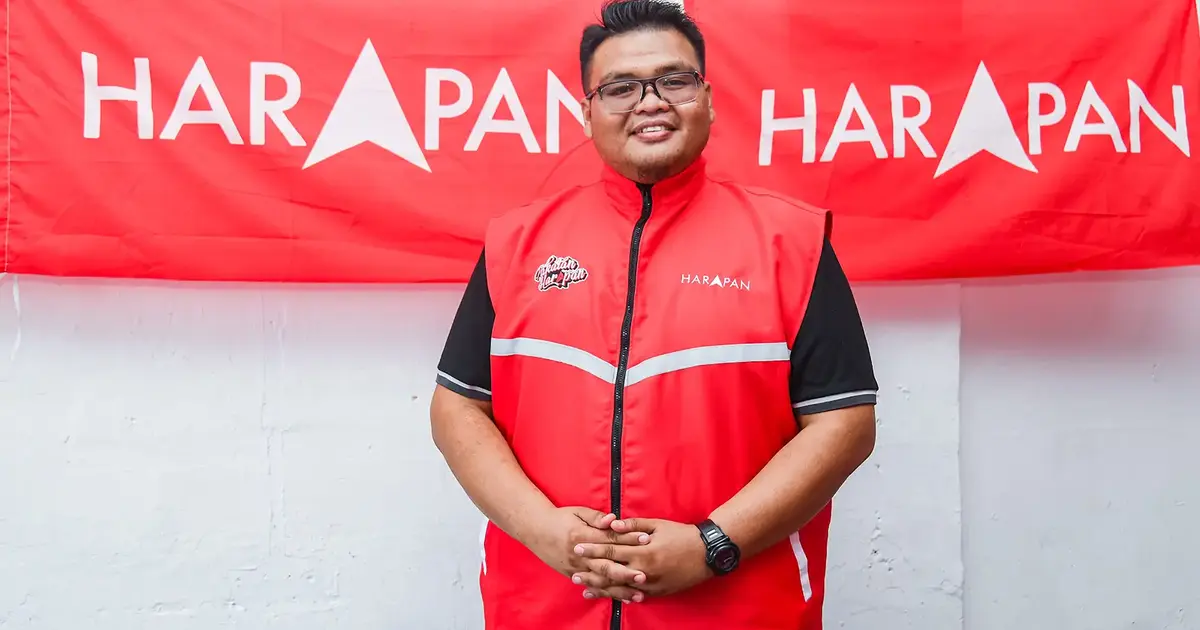PKR's Mandarin-Fluent Candidate Eyes Upset in Umno Bastion Pertang
