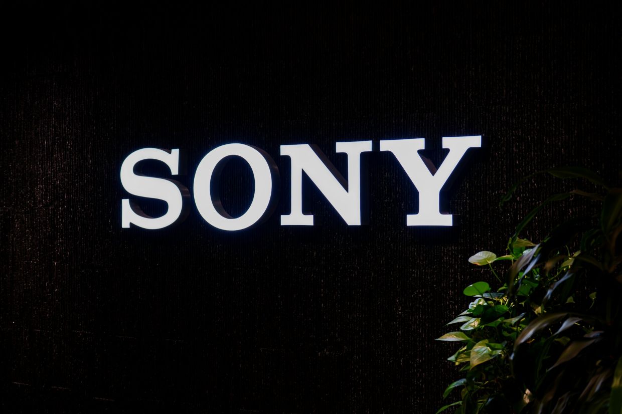 Sony's Digital-Only Game Push Sparks Mass Backlash From Collectors and Retailers