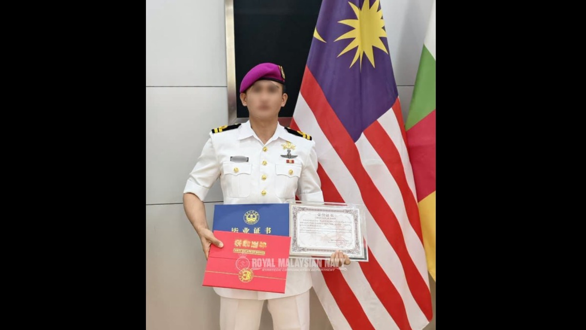 Selangor Sultan Praises PASKAL Officer's Top Sniper Training Achievement in China